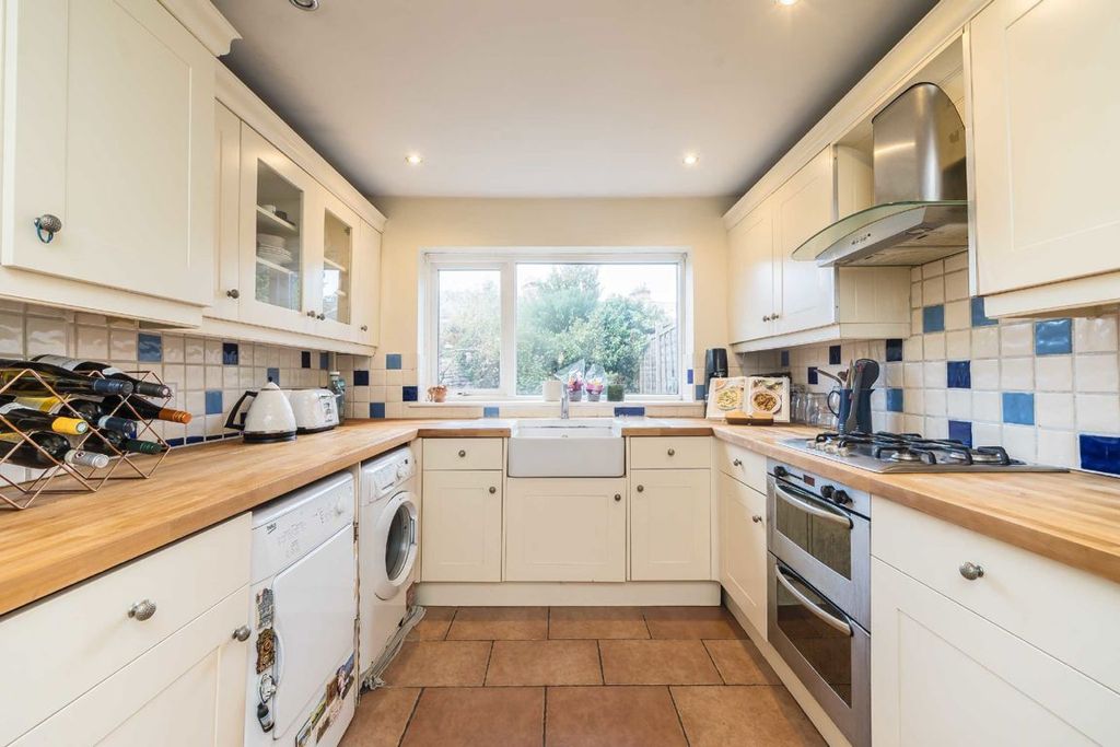 Property photo 2 of 5