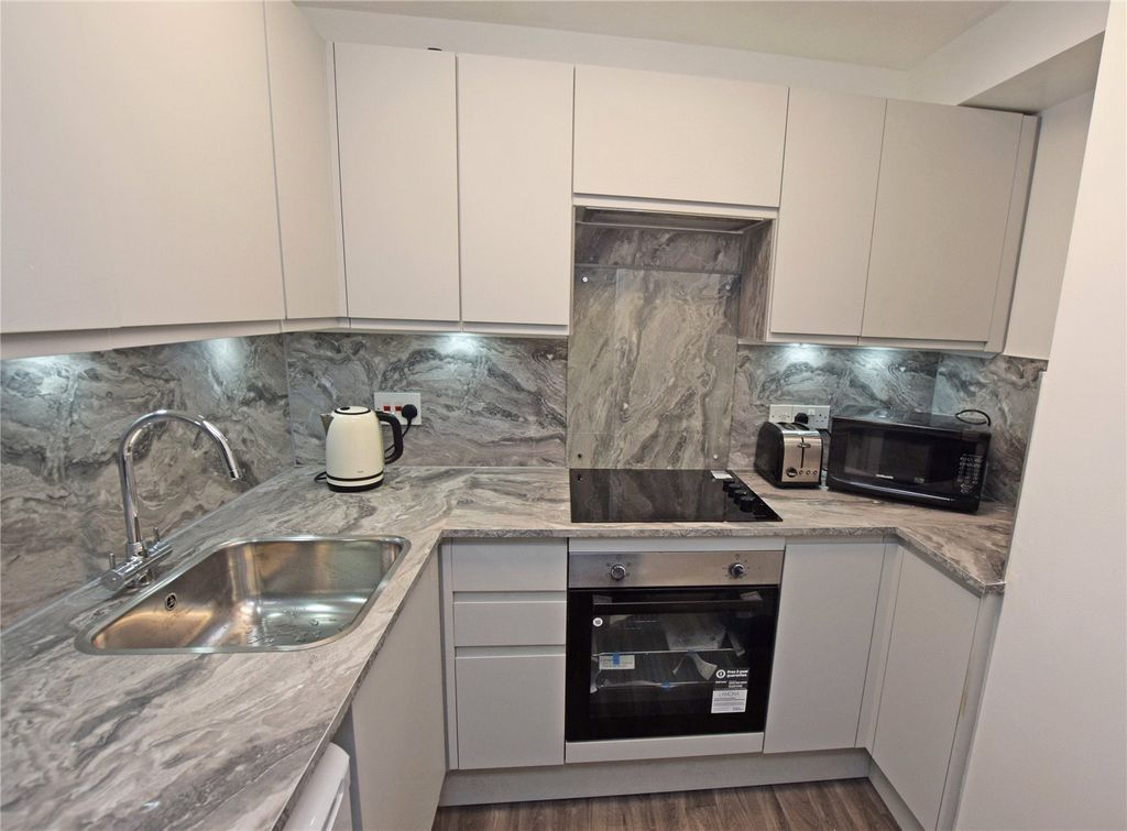 Property photo 3 of 8 Kitchen