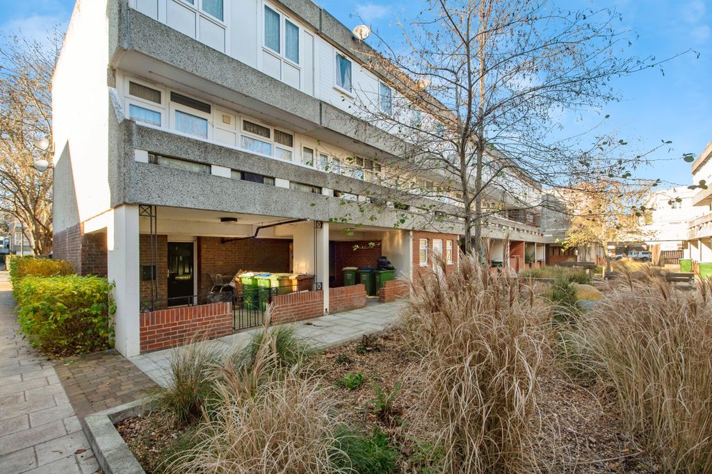 Property photo 2 of 14 Front View