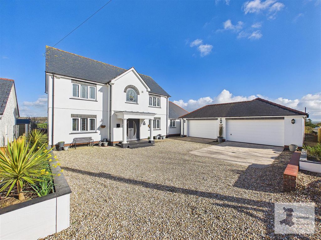 Property photo 1 of 43 Front