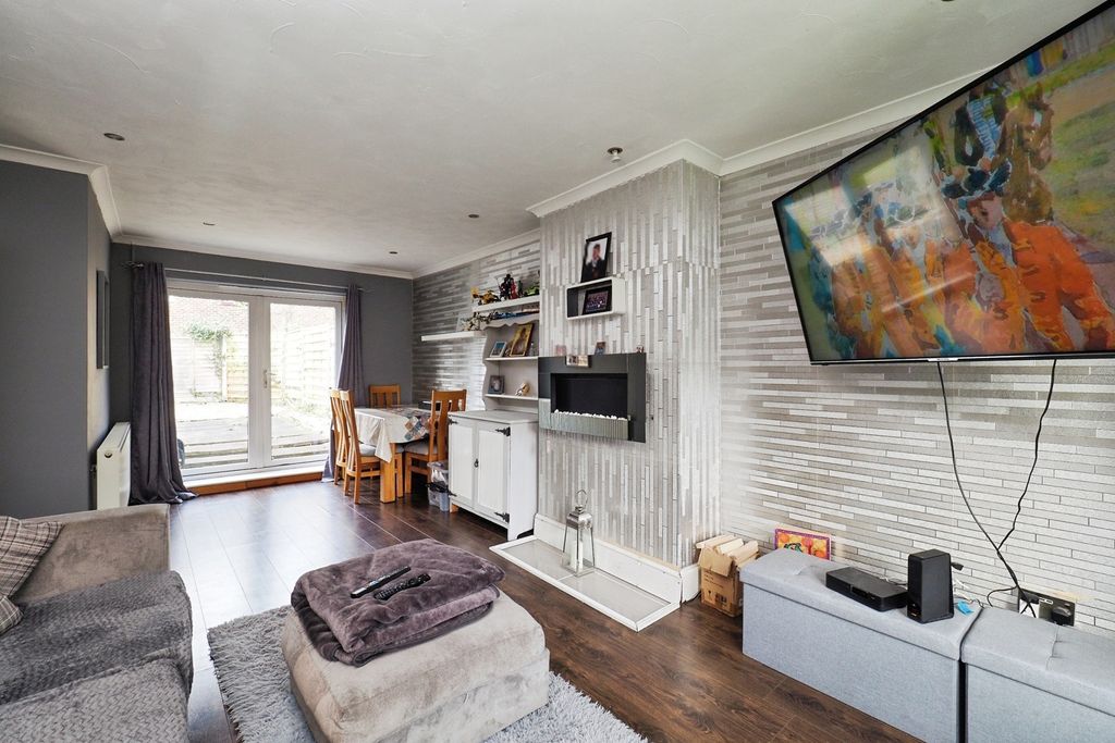 Property photo 2 of 17 Pbox-Img.Jpg