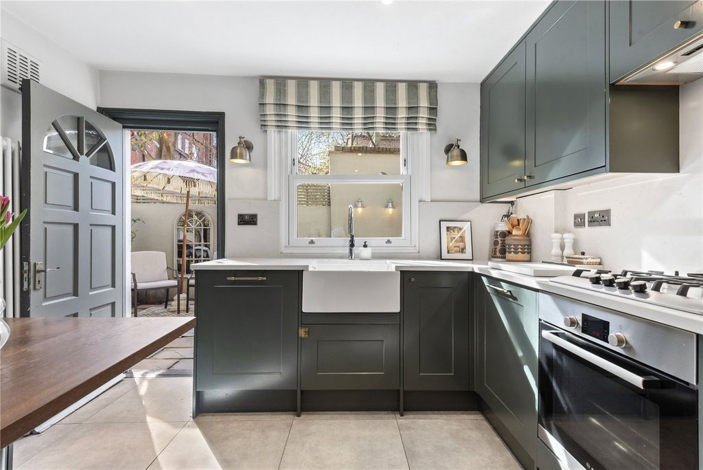 Property photo 2 of 14 Kitchen