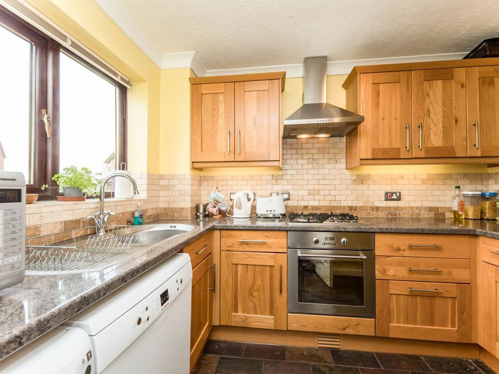 Property photo 3 of 15 Kitchen