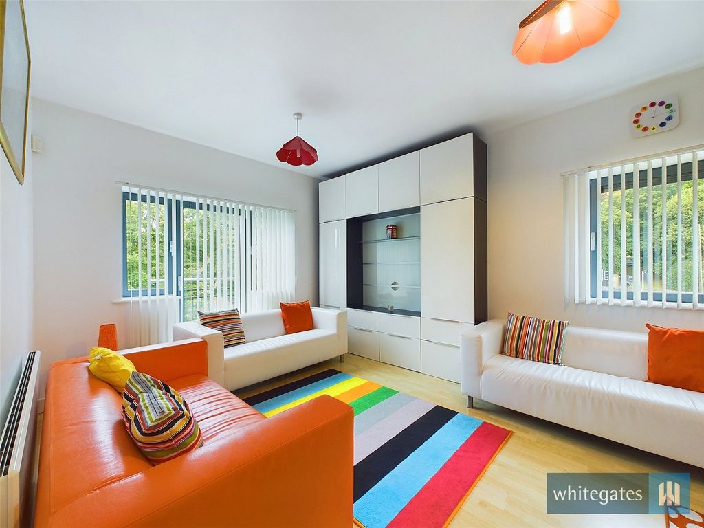 Property photo 3 of 13 Picture No. 02