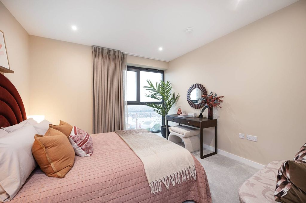 Property photo 3 of 13