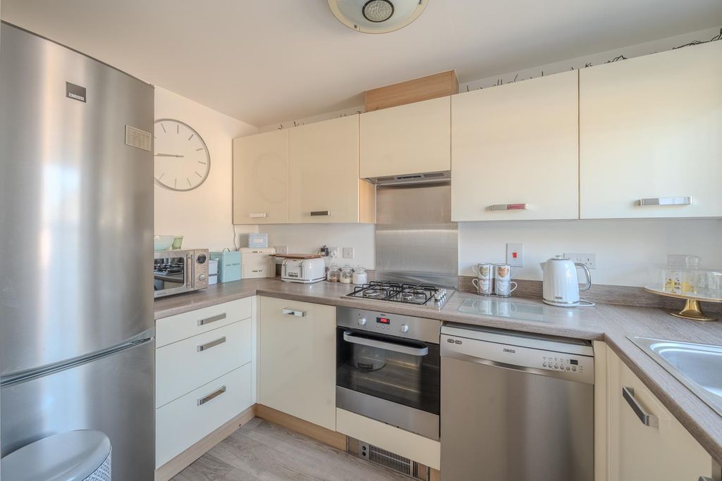 Property photo 2 of 18 125 Heol Senni-12.Jpg