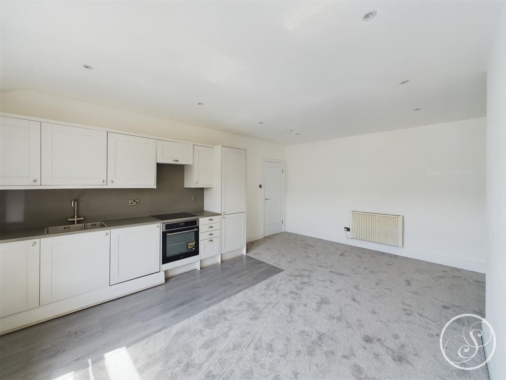 Property photo 2 of 9 Cam02071G0-Pr0317-Still009.Jpg