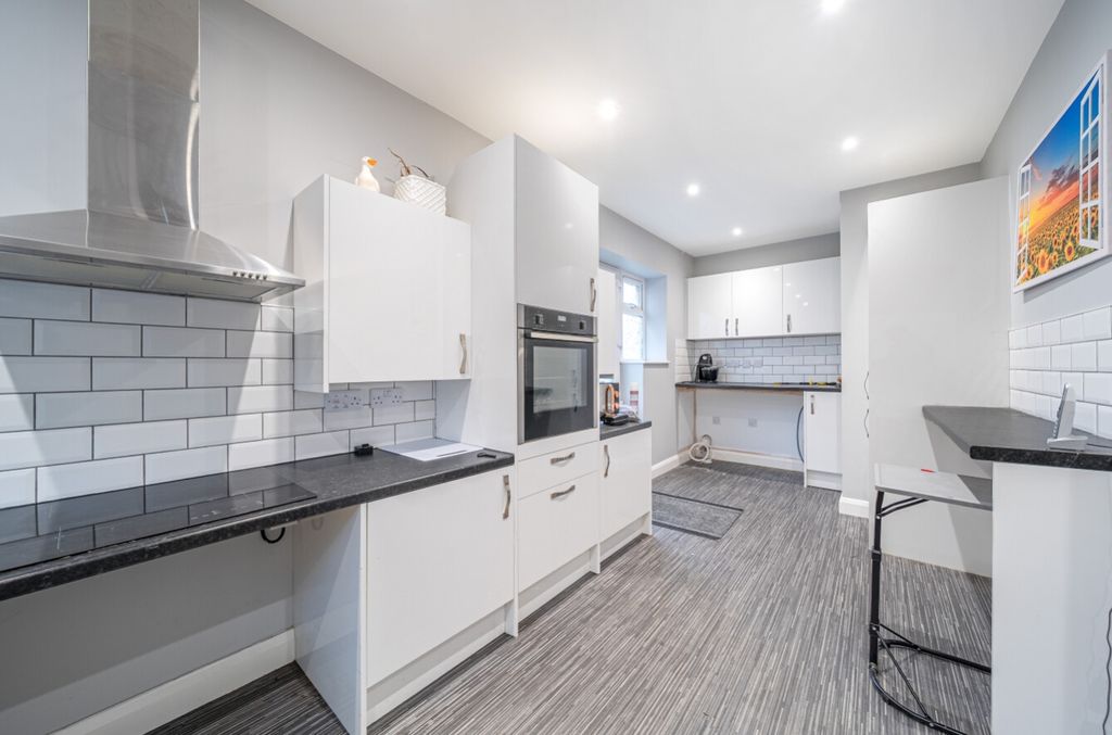 Property photo 3 of 10 1393529-10-69413A2430Da6