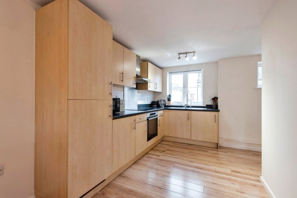 Property photo 2 of 15 Kitchen