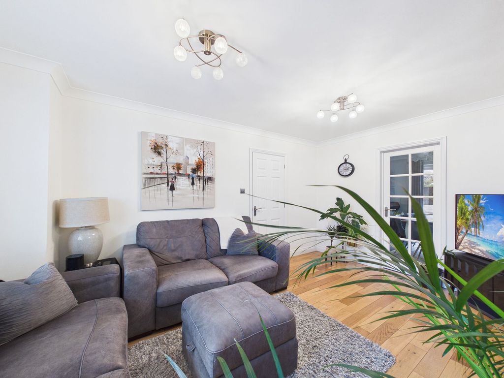 Property photo 3 of 20