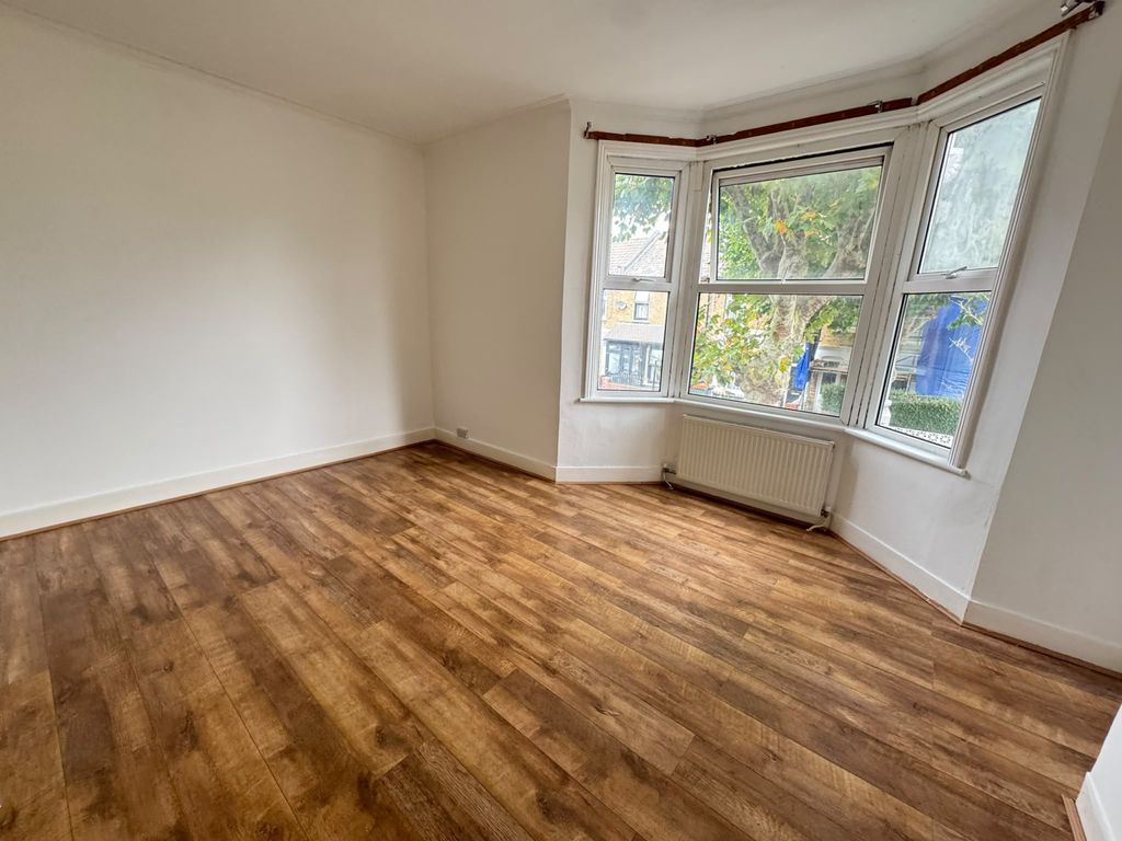 Property photo 1 of 18 3 Bed Terraced House To Rent Halley Road, London E7