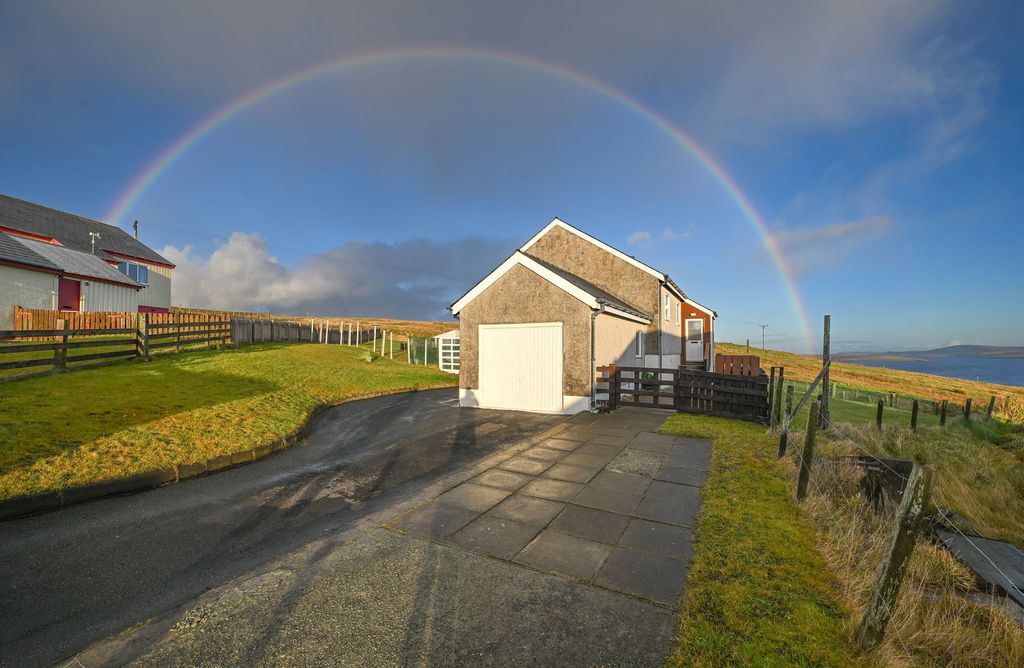 Property photo 3 of 46