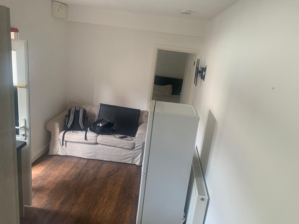 Property photo 3 of 5 Image