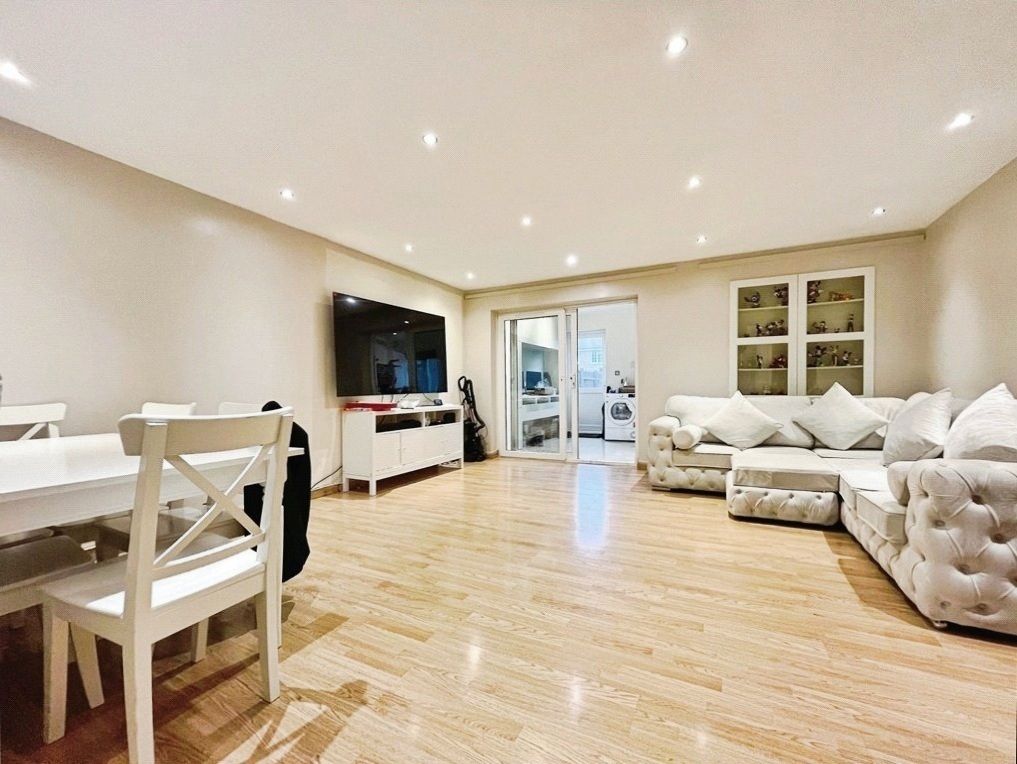 Property photo 2 of 15 Reception Room