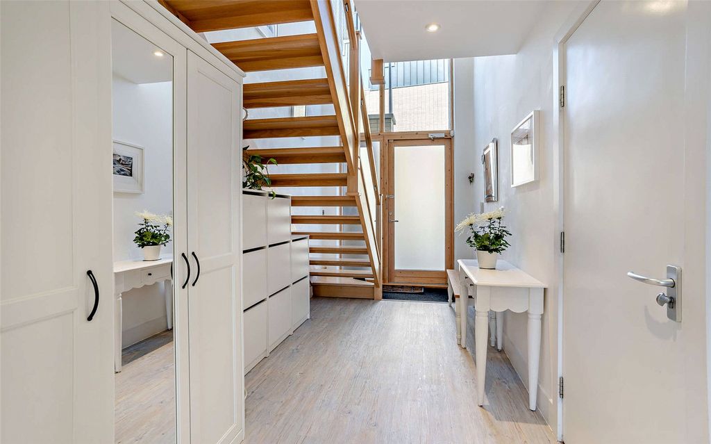 Property photo 2 of 19 Picture No. 10