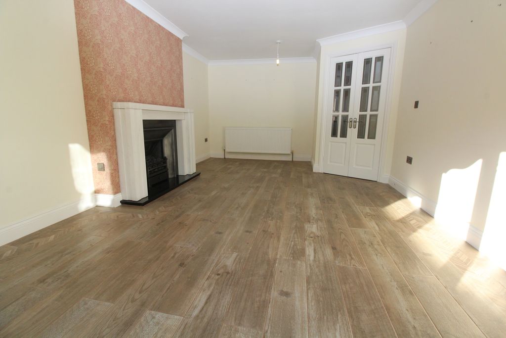 Property photo 2 of 7 Lounge