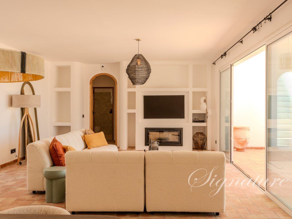 Property photo 1 of 31 Ocean View And Elegance On One Level: 4-Bedroom Villa In The Gentle Hills Of Quinta Das Raposeiras
