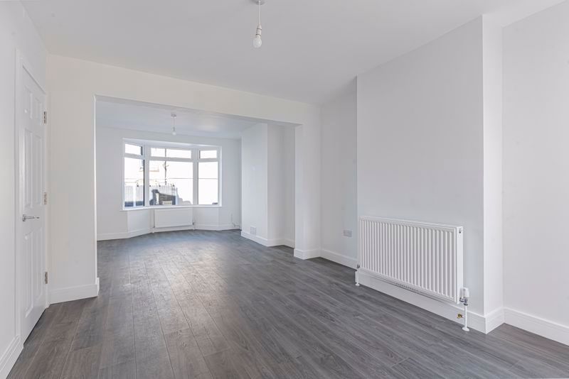 Property photo 3 of 19 Photo 8