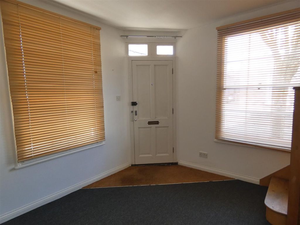 Property photo 3 of 8