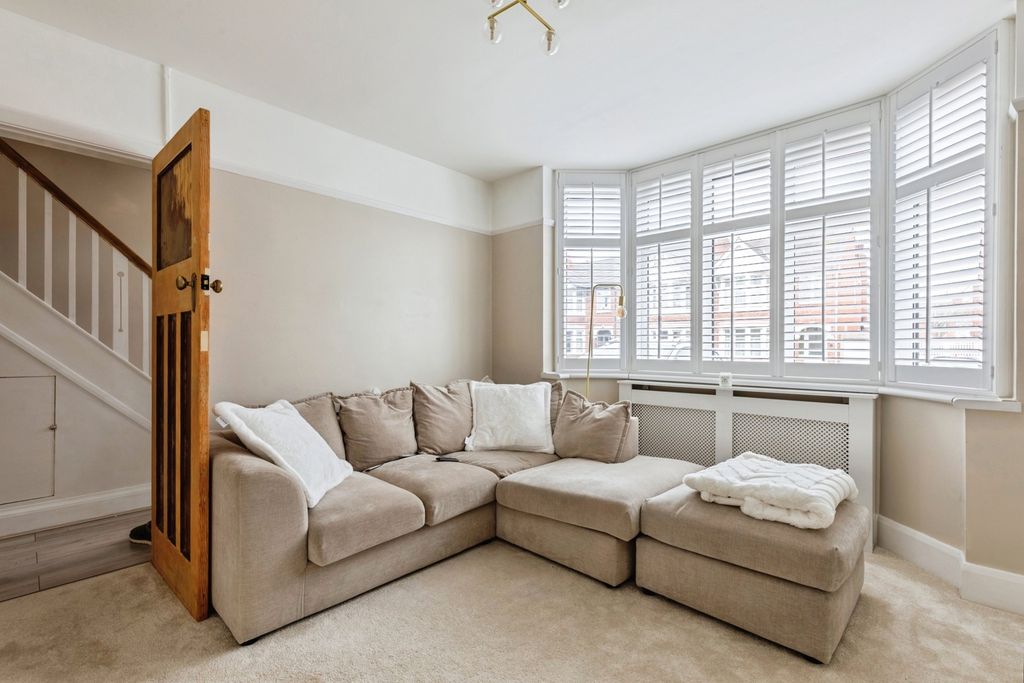 Property photo 3 of 22 Reception 1