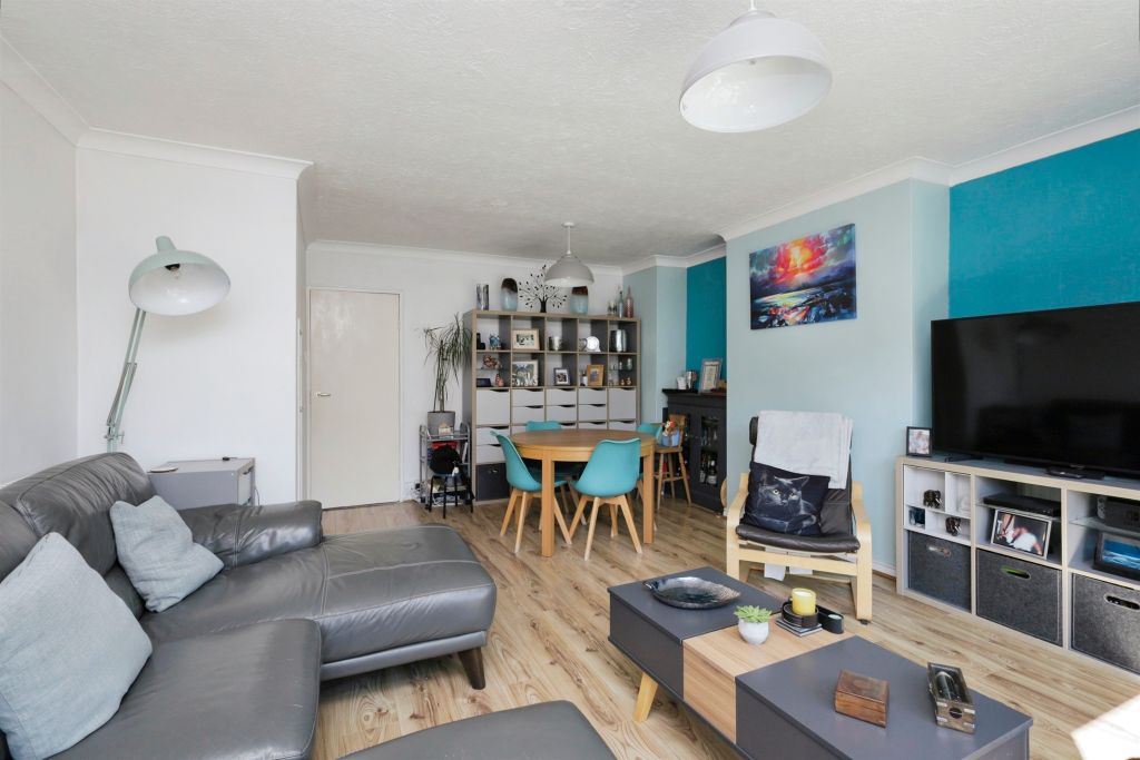 Property photo 3 of 17