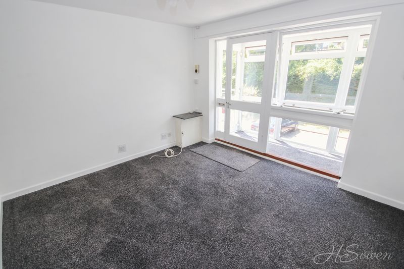 Property photo 3 of 12 Photo 7