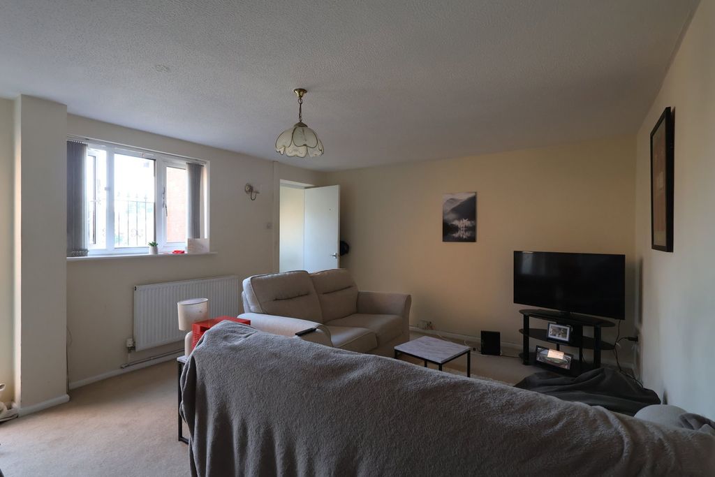 Property photo 3 of 9