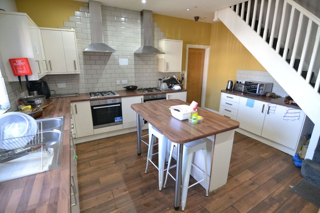 Property photo 1 of 3