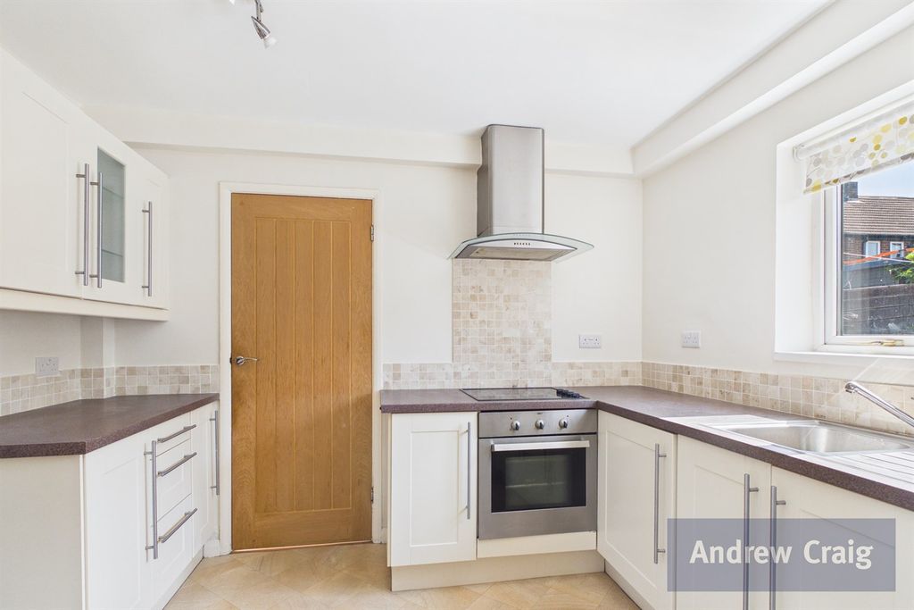 Property photo 2 of 20 Kitchen