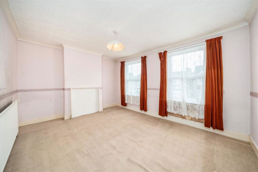 Property photo 3 of 8
