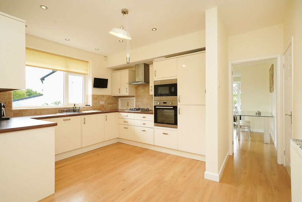 Property photo 3 of 30