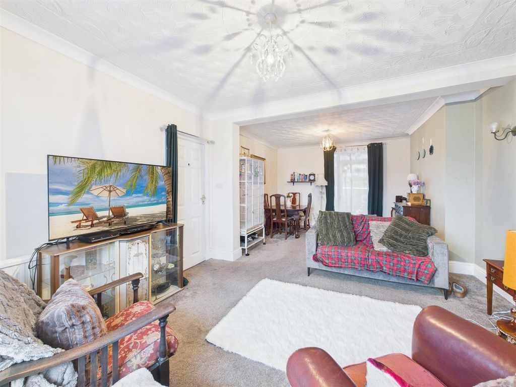 Property photo 1 of 22 Lounge 6.Jpg