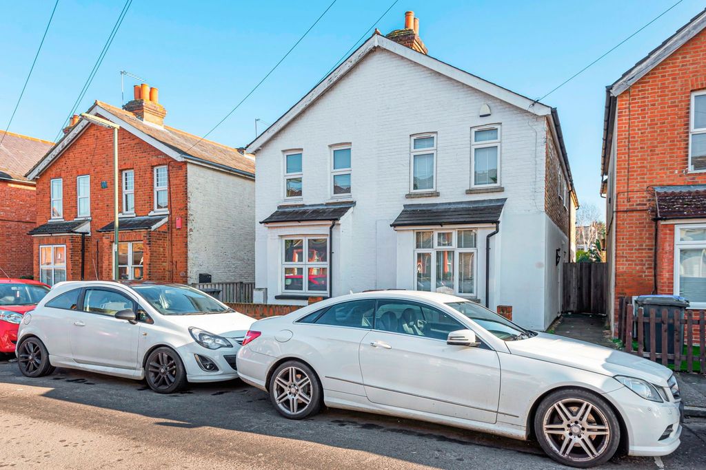 Property photo 1 of 8