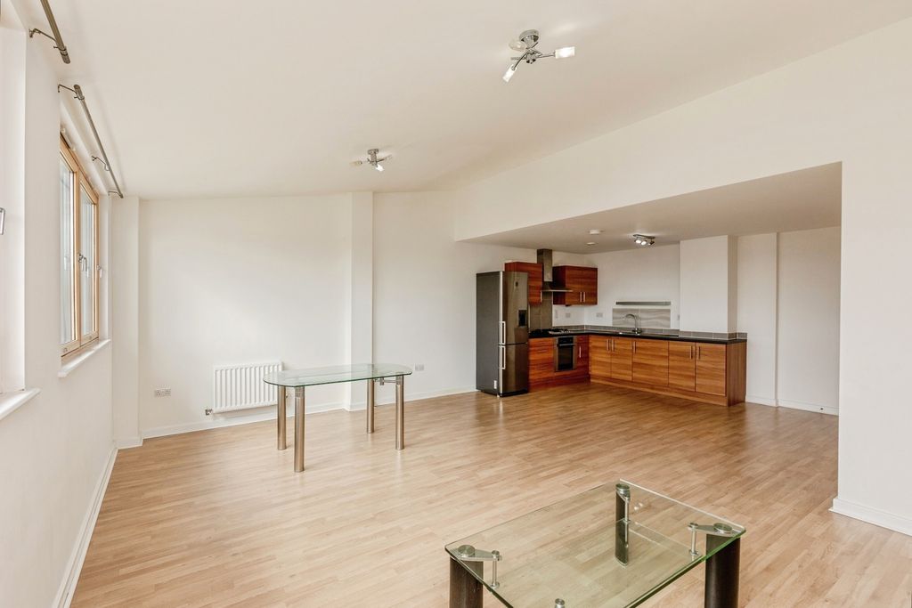 Property photo 3 of 13 Pbox-Img.Jpg