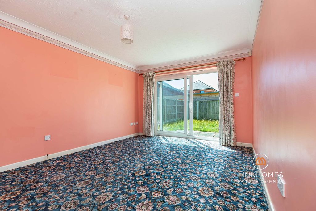 Property photo 3 of 23