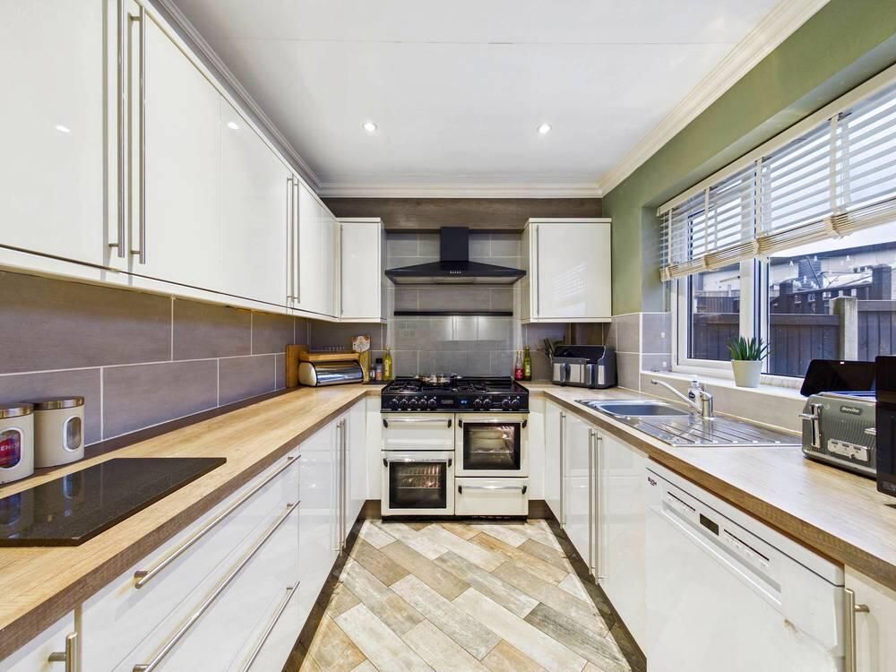 Property photo 2 of 15 Kitchen