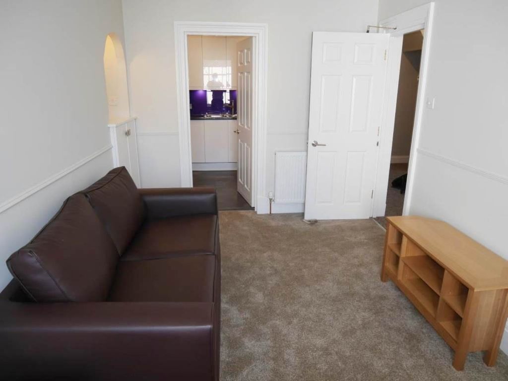 Property photo 2 of 9 Lounge