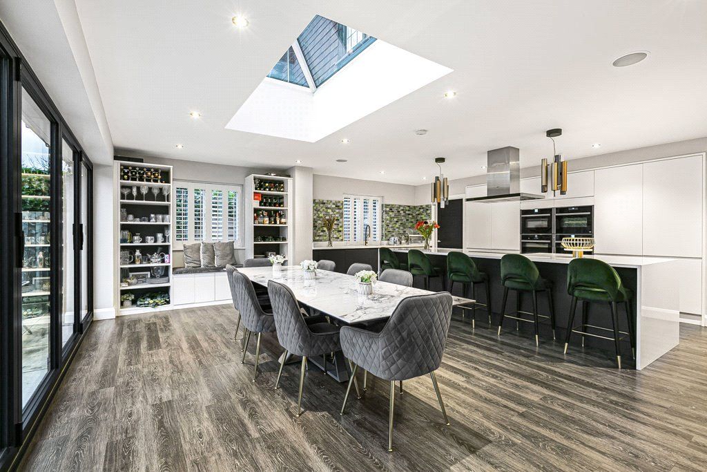 Property photo 3 of 26 Kitchen