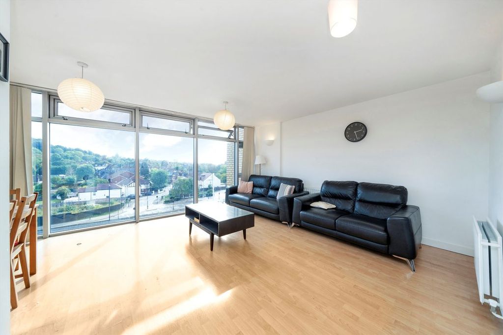 Property photo 1 of 4