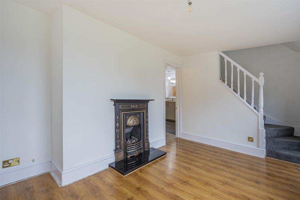 Property photo 2 of 15 Heol Gwynno 47-12.Jpg