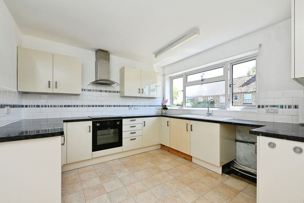 Property photo 3 of 17 Photo
