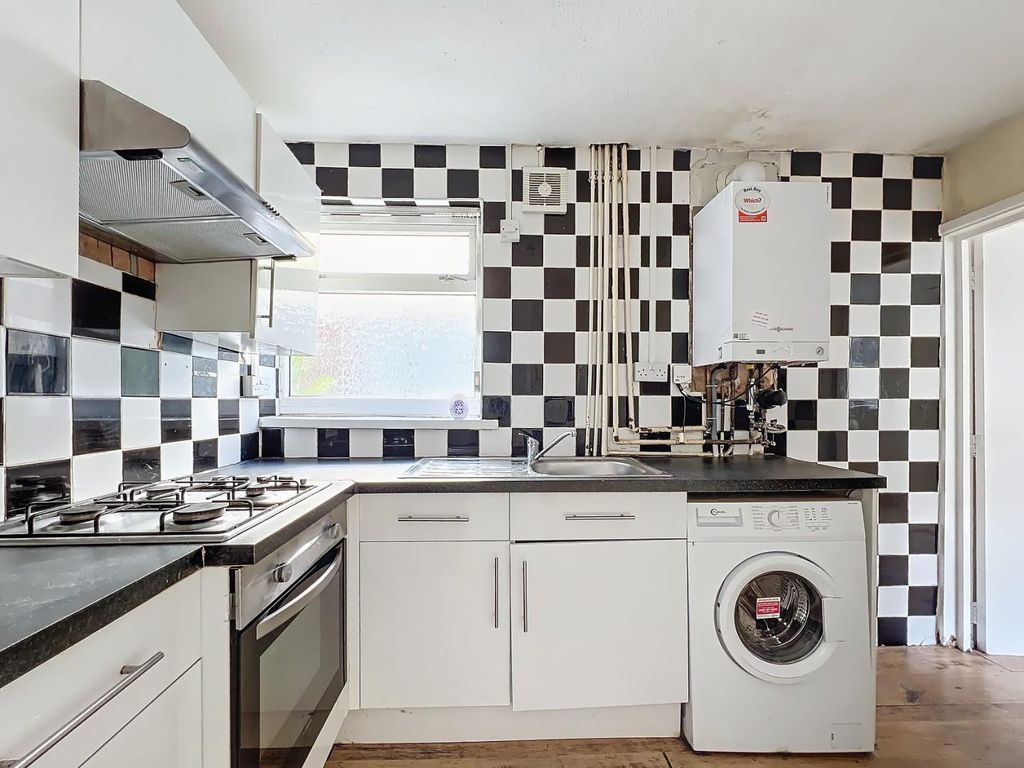 Property photo 1 of 15 Kitchen