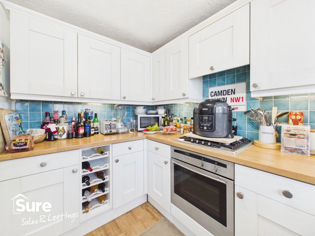 Property photo 3 of 28 5415683
