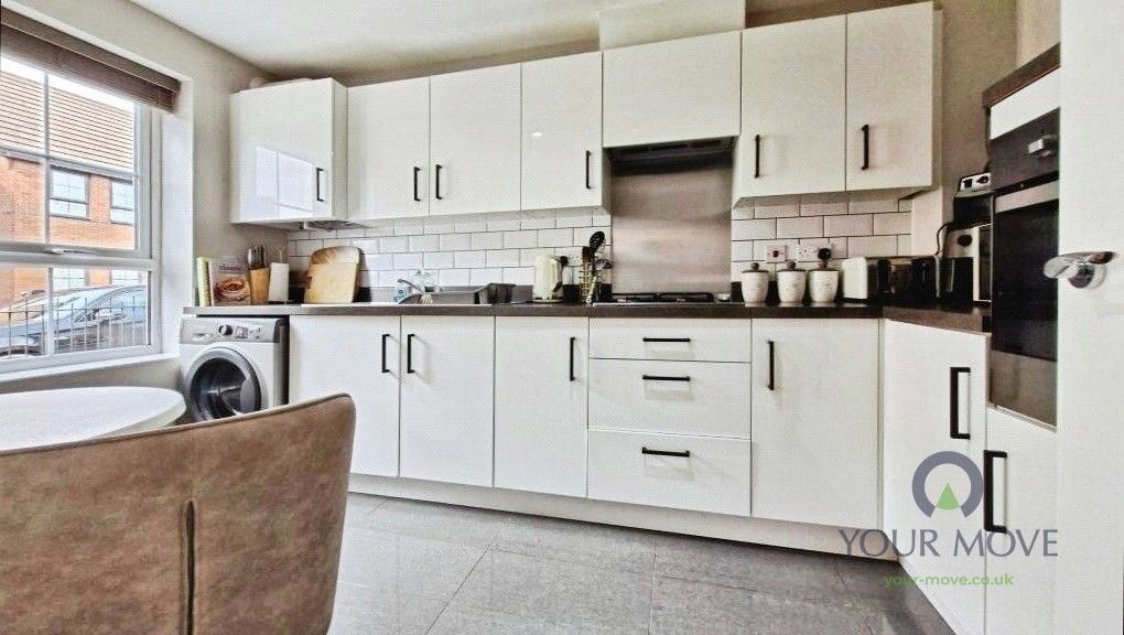 Property photo 2 of 14 Kitchen