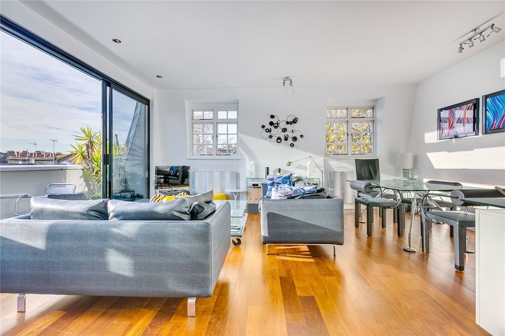 Property photo 1 of 7