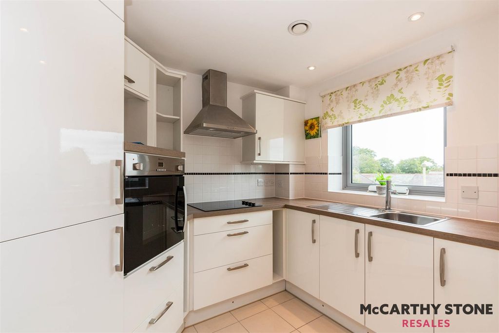 Property photo 3 of 25 7135.Jpg