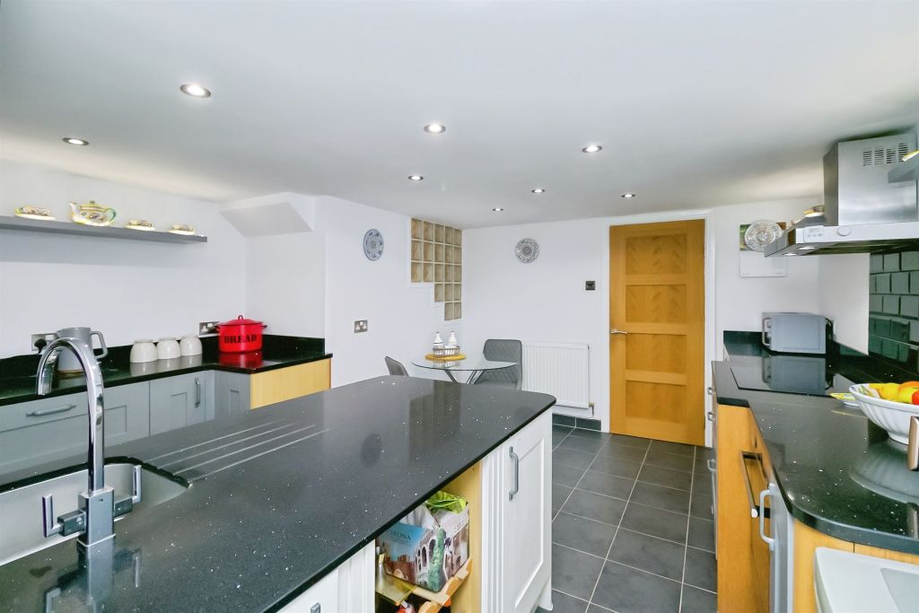 Property photo 3 of 29