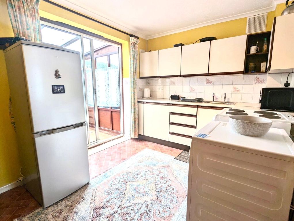 Property photo 3 of 11 Picture No. 01