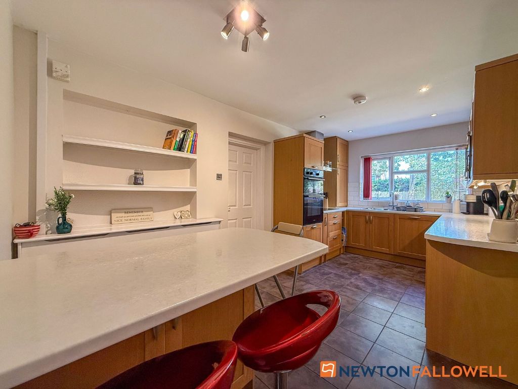 Property photo 2 of 26 Breakfast Kitchen