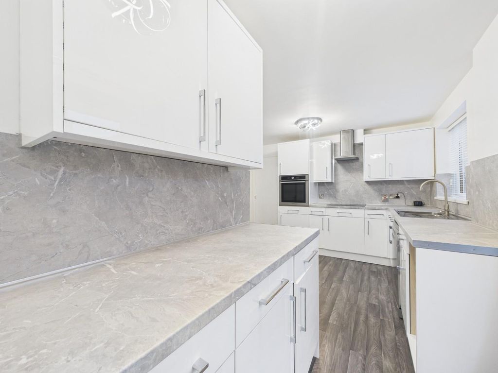 Property photo 3 of 15 Cam01238G0-Pr0595-Still019.Jpg